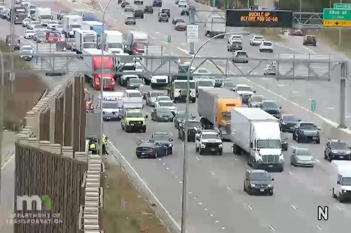 Suspect Injured After Crashing Stolen Vehicle in Minneapolis