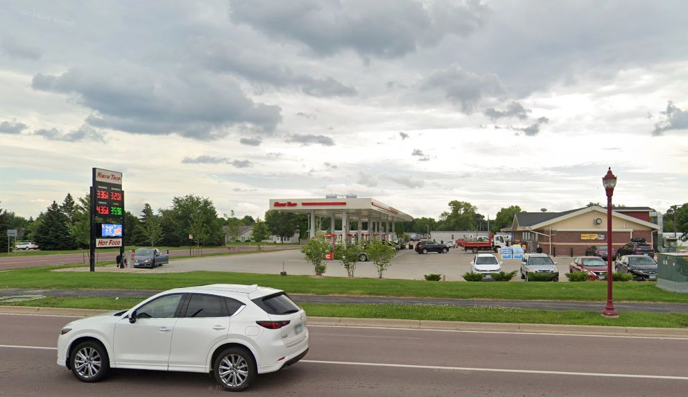 Kwik Trip Employee Fatally Stabbed Overnight in Mankato