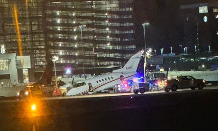 Private Jet Lands Without Nose Gear at MSP Airport