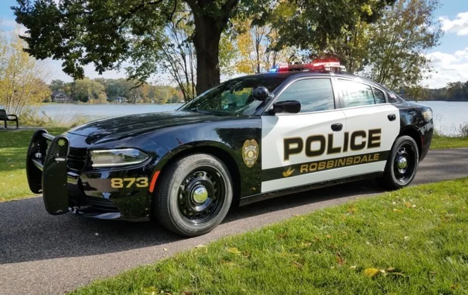 Robbinsdale Officer, 2 Others Hurt in Early Saturday Crash