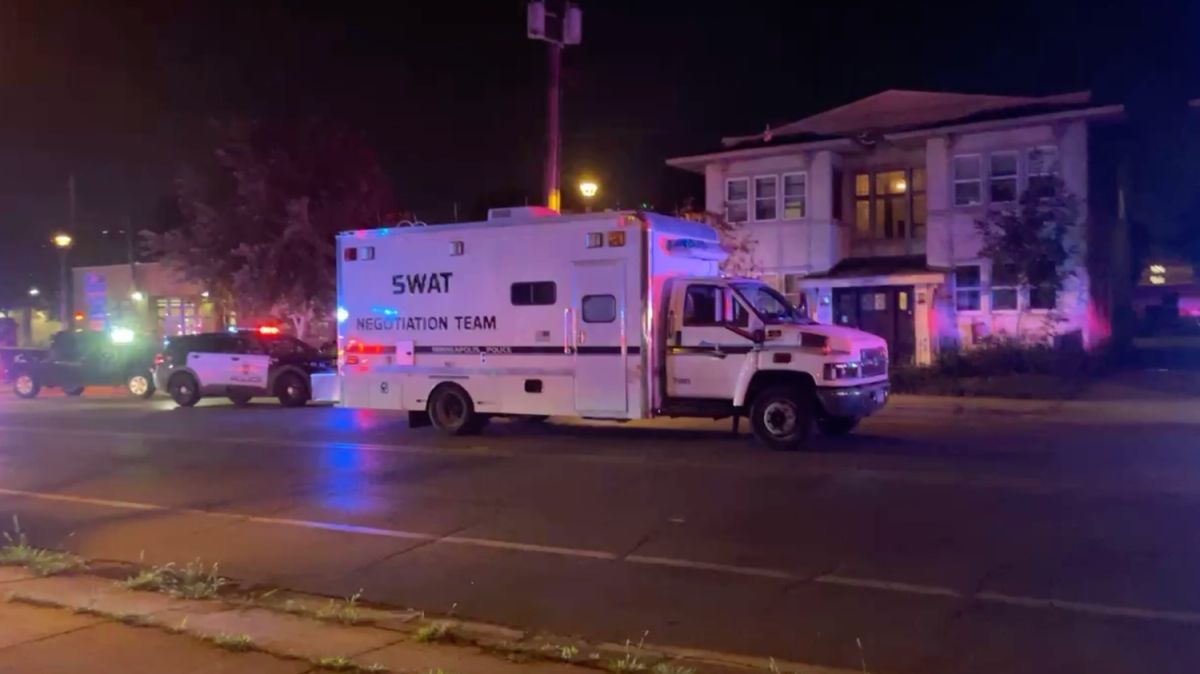 Police Fatally Shoot Suspect During Minneapolis Standoff