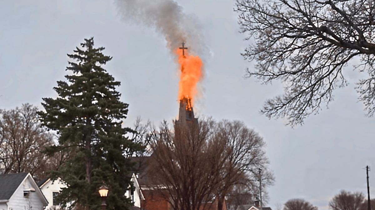 VIDEO: Lightning Suspected in Saint Paul Church Steeple Fire
